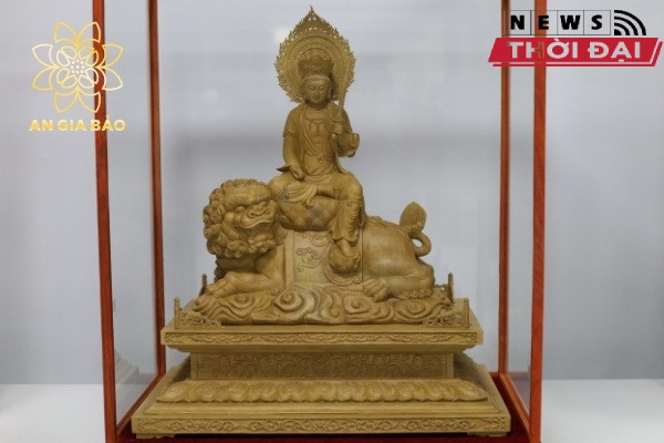 Tượng Phật được làm từ gỗ trầm hương