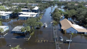 Bão Milton - Suy yếu sau khi đổ bộ Florida